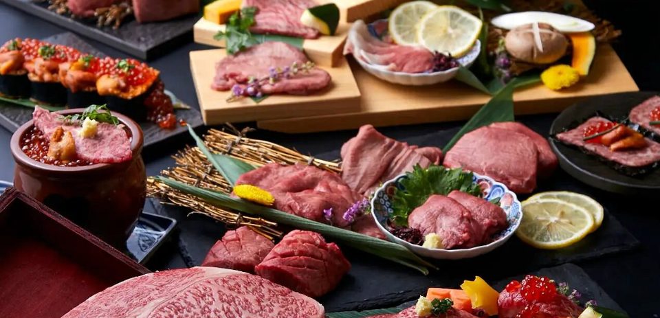 無料焼肉会で振る舞われる焼肉